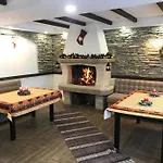 Villa иглика *